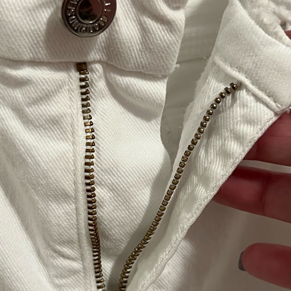 30. 7 For All Mankind white skinny denim pant with raw hem. Size 29 - Picture 7 of 13